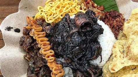 Pilihan Nasi Cumi Hitam Super Enak Di Surabaya Untuk Makan Siang Ada