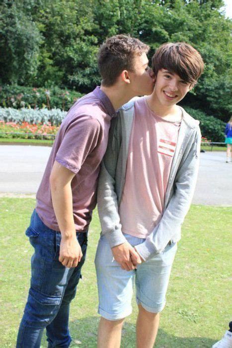 Pin By R2d2 On Kisses Lgtb Cute Gay Couples Gay Love Cute Gay