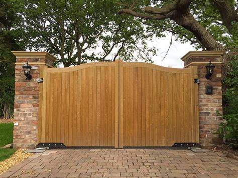 Driveway Gate Ideas | Jacksons Fencing