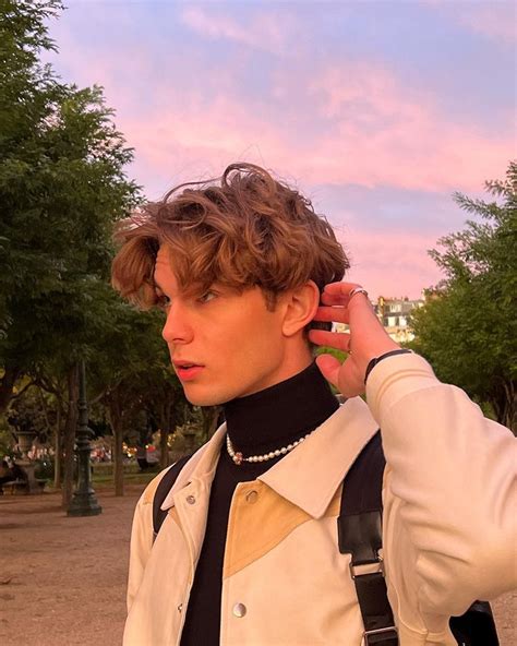 Nils Kuesel Nilskue Fotos Y Videos De Instagram Permed Hairstyles