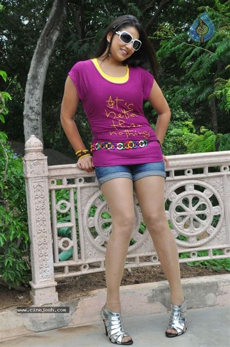 Shivani Hot Stills Photo 22 Of 95
