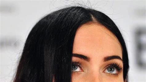 Video Megan Fox Mit Tüte Auf Dem Kopf Promiflashde