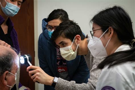 Workshop Teaches Medical Students Diagnosis Skills In Dermatology