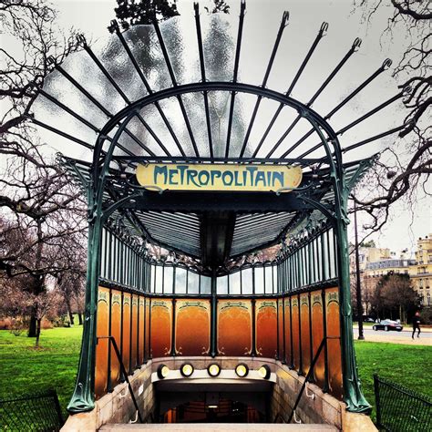 Porte Dauphine Métro | Paris Adèle