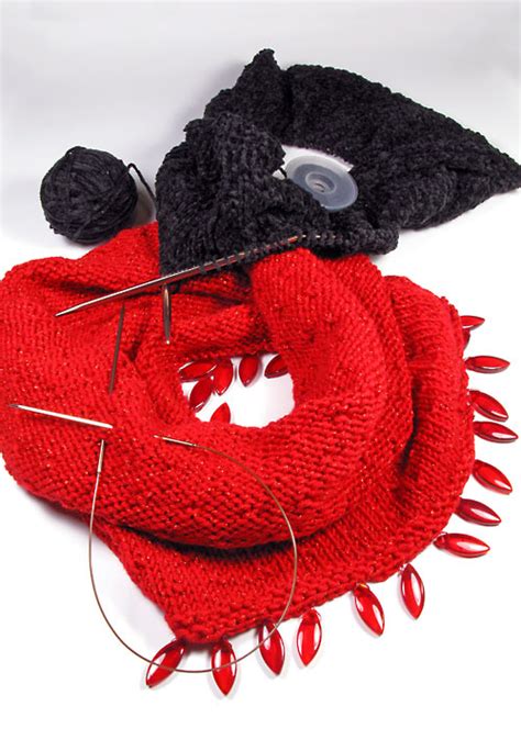 Marion Jewels in Fiber - News and Such: Knitting with Square Needles: Innovation or Gimmick?