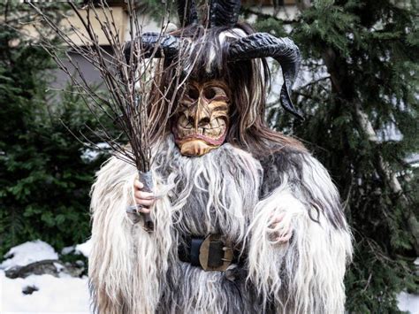 La Historia Del Krampus El Demonio De La Navidad