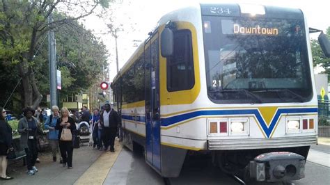 Photos Light Rail Derails In Downtown Sacramento