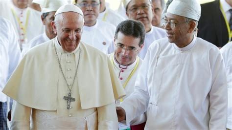 Flüchtlinge Papst Franziskus trifft in Myanmar De facto