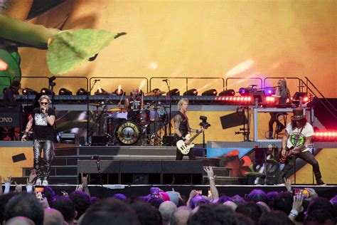 Los Guns N Roses Levantan Vigo En Un Vibrante Concierto De 3 Horas