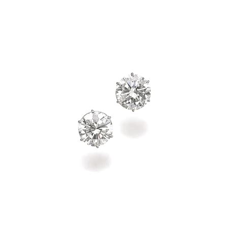 524 Pair Of Diamond Earrings