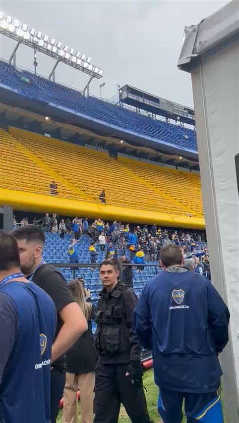 El Canto De Los Hinchas De Boca Tras La Partida De Javier Milei De La Bombonera Olé