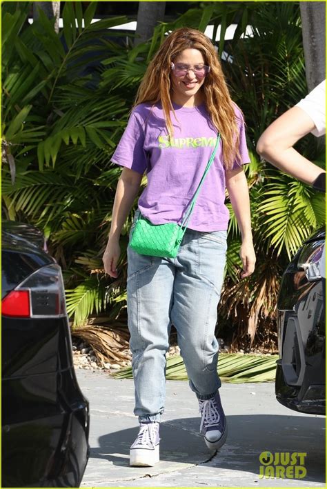 Shakira Is All Smiles While Out House Hunting In Miami Photo 4929025