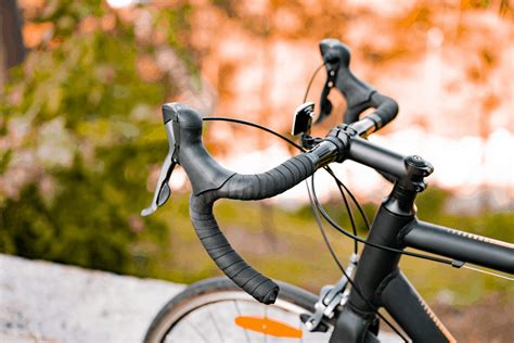 flat bar  drop bar      bicycle