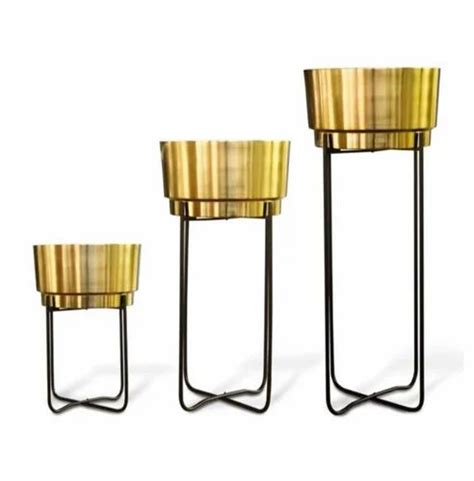 Metal Planters With Stand at Rs 4200 | Flower Pot in Moradabad | ID: 27256559655