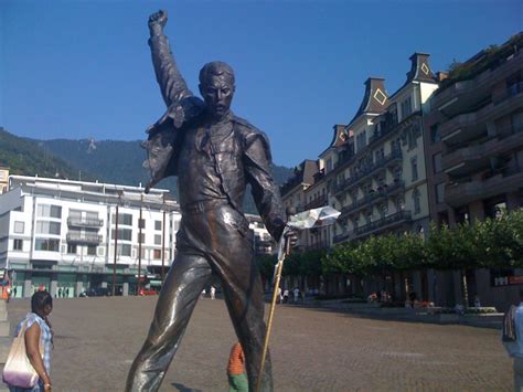 Freddie Mercury statue, Montreux, Switzerland | Freddie mercury statue ...