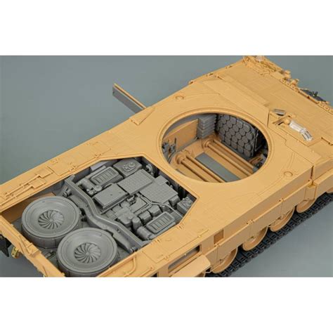 Leopard 2A6 Main Battle Tank With Full Interior RYE FIELD MODEL 5066 1