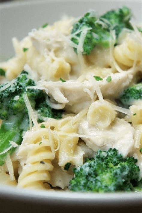 Creamy Garlic Chicken And Broccoli Pasta Cook2eatwell