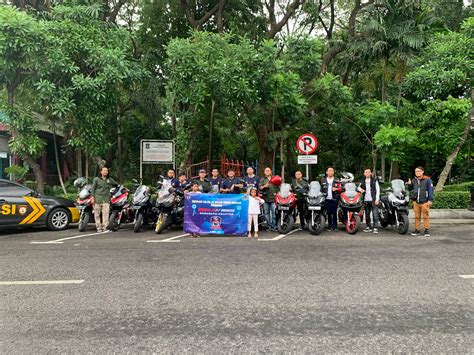 Honda Community Giat Berbagi Takjil Dan Buka Bersama Honda Adv