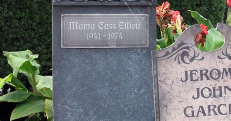 Grave Marker Mama Cass Elliot Singer Mamas And The Papas Gravely Famous Pinterest Markers