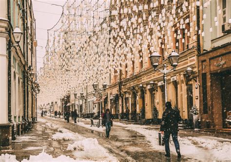 25 Dazzling Photos of Moscow, Russia During Winter