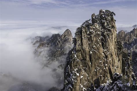 Huangshan Yellow Mountains China Stock Photo - Image of forest, famous: 82222168