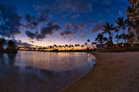 Sunset at waikiki beach hawaii 3370711 Stock Photo at Vecteezy