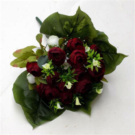 Buchet Ranunculus Cu Eucalypt Bordoalb • Ambalaje And Accesorii Florale