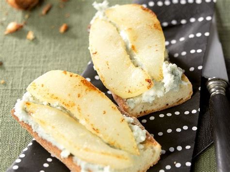 Crostinis au roquefort et aux poires découvrez les recettes de