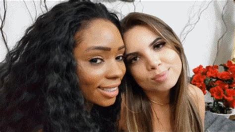 INTERRACIAL KISSES MIRELA GATTI AND NAOMI BRUNETTE MF NOV 2017 Serie CINEMATIC FULL