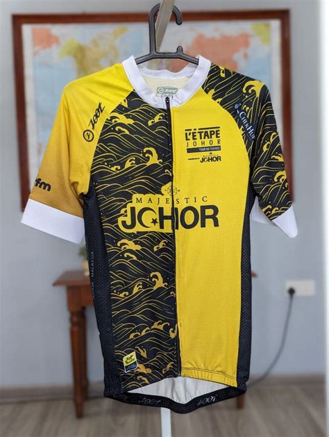 L ETAPE JOHOR 2023 CYCLING JERSEY Men S Fashion Activewear On Carousell