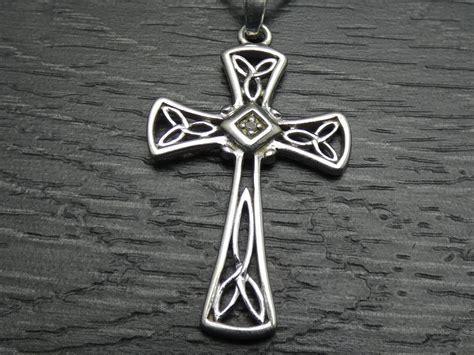 Sterling Silver Celtic Trinity Knot Diamond Accent Cr Gem