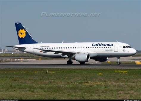 D AIZD Lufthansa Airbus A320 214 Photo By Richard Toft ID 1172561