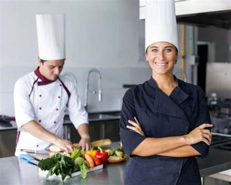 Funciones De Un Cocinero Y Perfil Profesional Hosteler A Benidorm