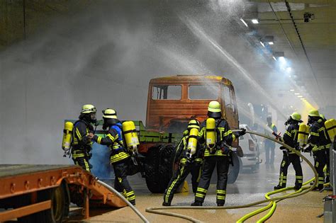 Friedrichshafen Gro Bung Am Neuen Tunnel Der B Einsatzkr Fte