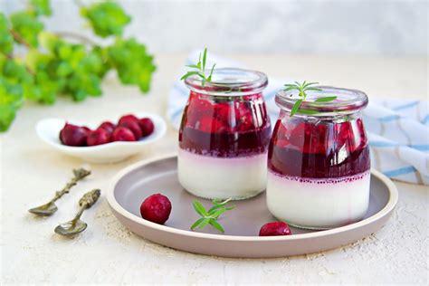 Панна-котта с вишней – простой и вкусный рецепт, как приготовить пошагово