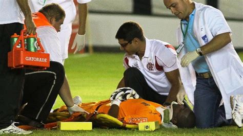 Felipe Tem Torcicolo E Vira D Vida Para O Cl Ssico Contra O Botafogo