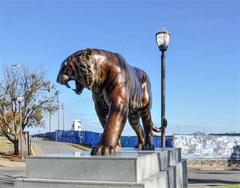 Large Outdoor Life-Size Bronze Siberian Tiger Sculpture | Animal Sculptures