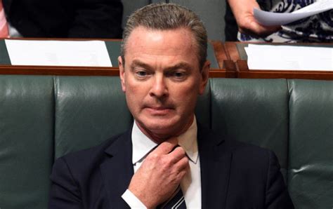 Nick Xenophon Takes On Christopher Pyne Over Signs