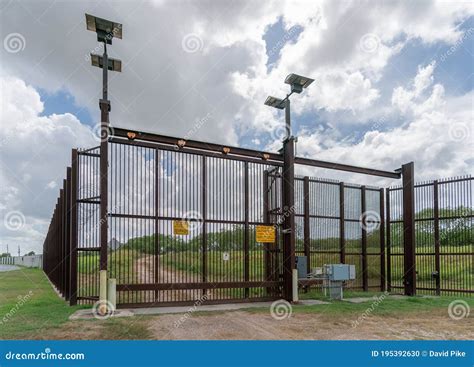 Border Wall In Brownsville Tx Across From Matamoros Mx Editorial Image Image Of Migrant