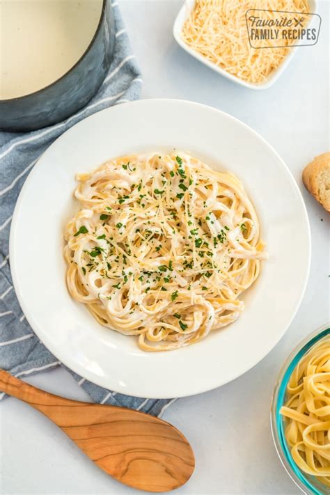 Alfredo Sauce With Cream Cheese The Best Homemade Alfredo Sauce Recipe How To Make White Sauce