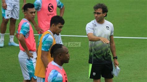 Setelah Gelar Latihan Ini Yang Sedang Dibangun Luis Milla Untuk Persib