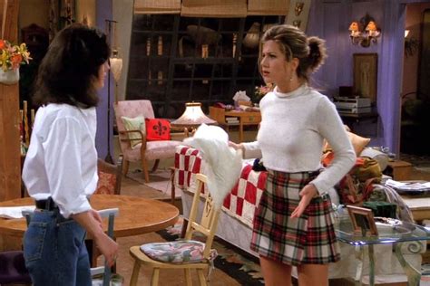 17 Iconic Rachel Green Outfits