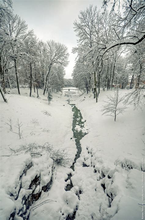 Snowy winter in one of the best European parks · Ukraine travel blog