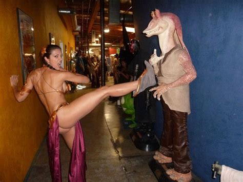 Slave Leia Pussy Slip Cumception