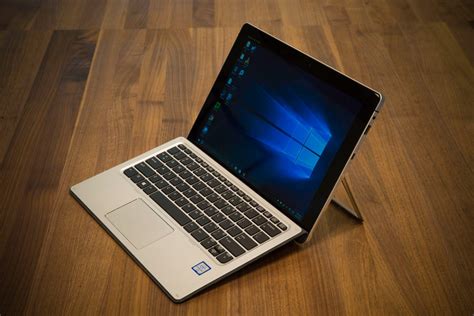 Up close with HP's Elite x2 hybrid - CNET