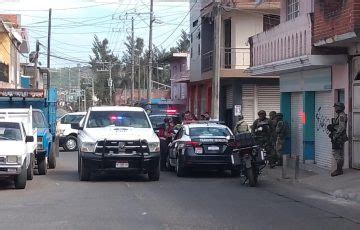 Ultiman A Hombres En La Colonia Los Laureles En Uruapan Quadrat N