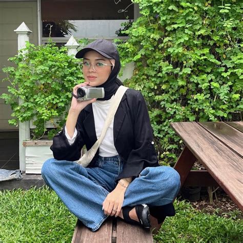 10 Ide Ootd Hijab Pakai Topi Simple Tapi Stylish Nih Mau