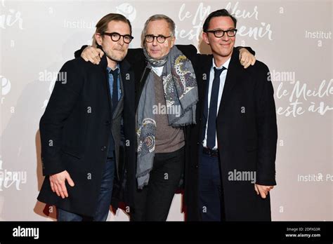 Acteur Du Film Fabrice Luchini Debout Entre Les R Alisateurs Du Film