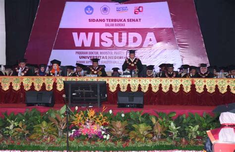 Sidang Senat Terbuka Dalam Rangka Wisuda Periode September