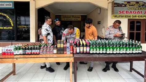 Gerebek Kawasan Entrop Polisi Sita Ratusan Botol Miras Ilegal Berbagai